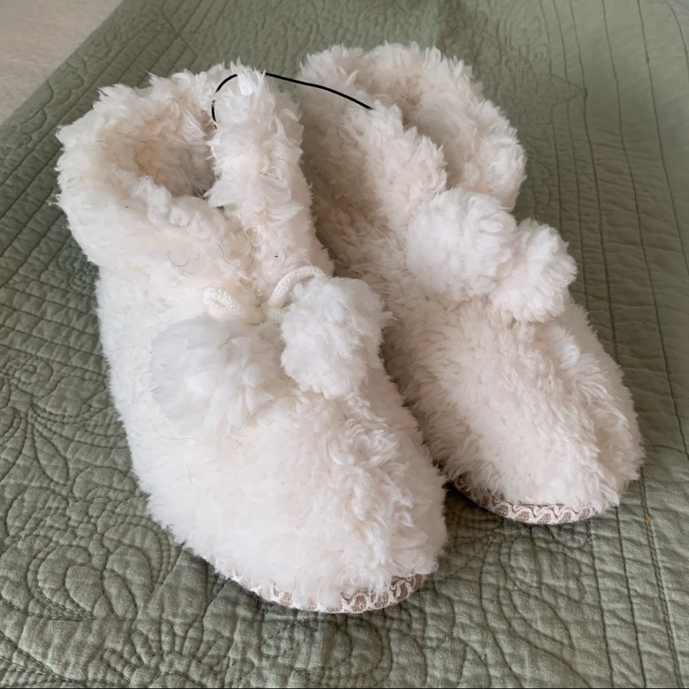 New Muk Luk Cozy Faux Fur Bootie Slippers